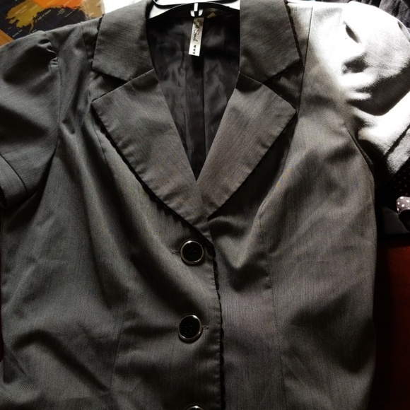 Short sleeved, grey, waist coat/blazer size large - Picture 4 of 5